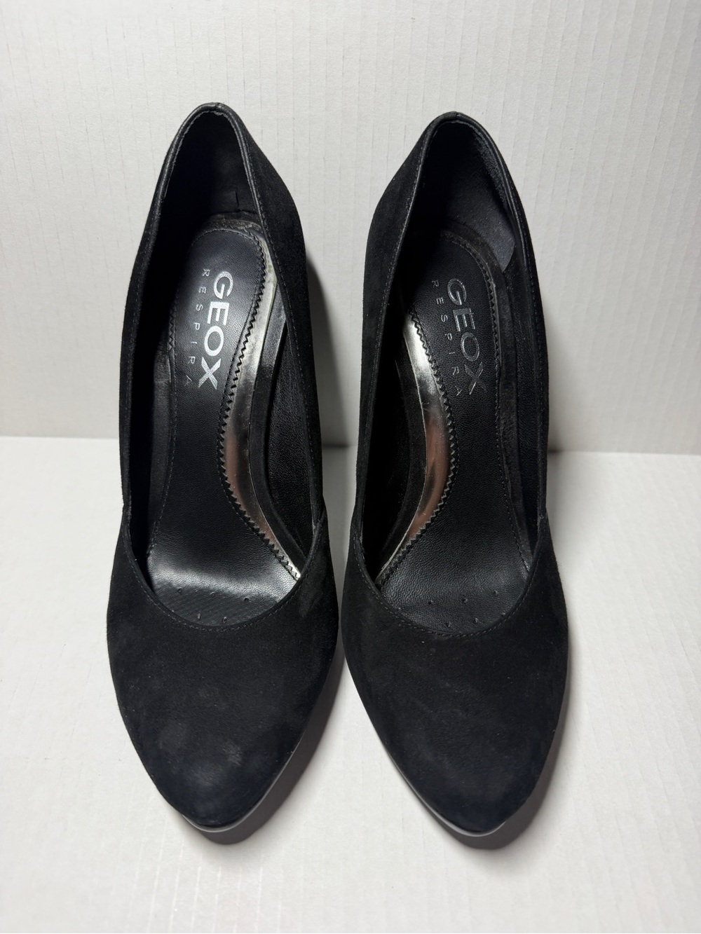 Geox Black Suede Pointed-Toe Heels size 38 1/2”